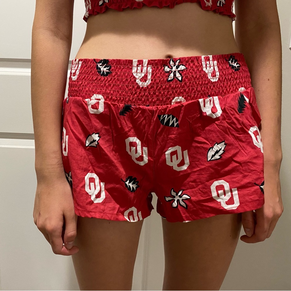Women’s Oklahoma University Wes and Willy beach short, large, NWT